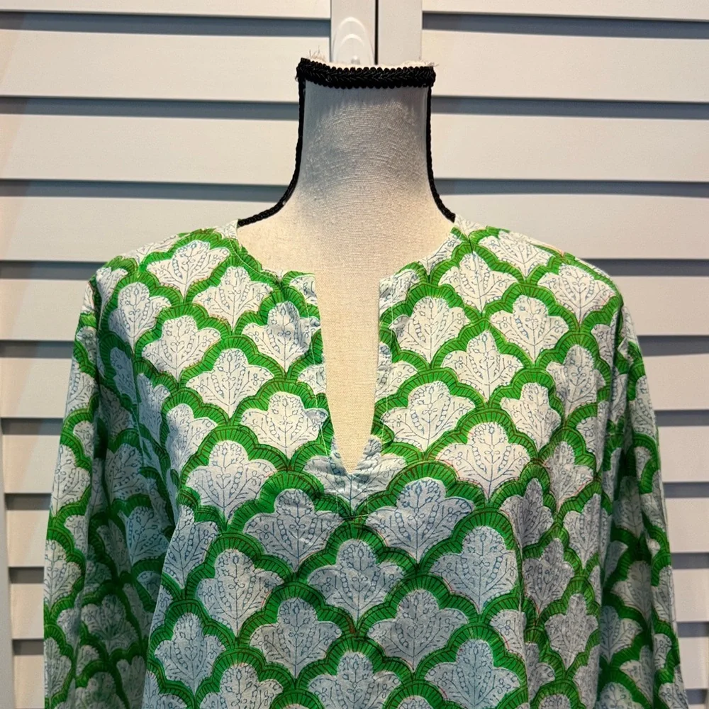 Roberta Roller Rabbit Pre Owned Green and White printed Tunic. - Picture 2 of 10